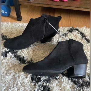 Old Navy black boots